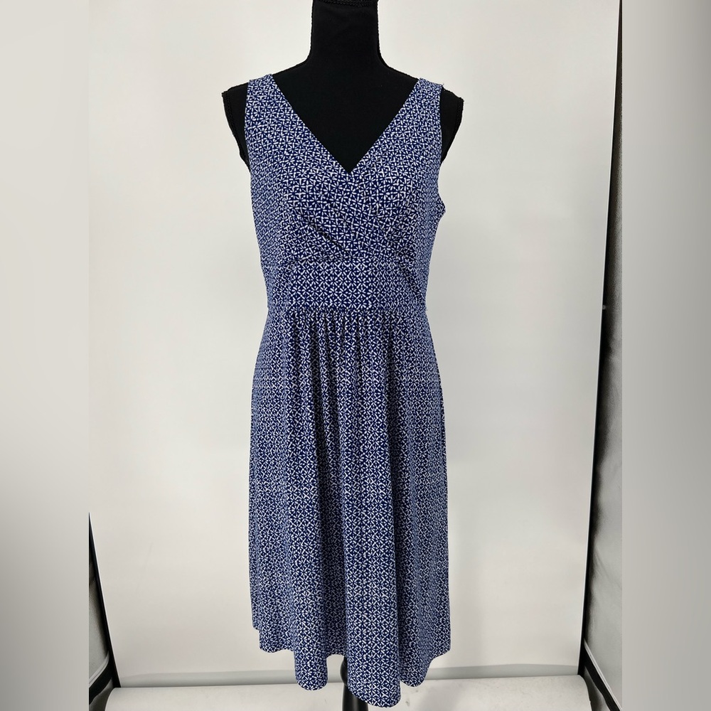CHAPS BLUE & WHITE NWOT SOFT FIT & FLAIR VNECK DRESSβ SLIPON